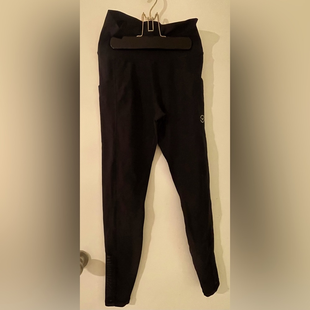 Virus Performance Sportswear - S - Women’s 7/8 Compression Pant - Black